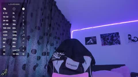 Snapshot of satanbabee_ chatting on November 5, 11:16 pm im expecting 300 thumbs up on my altar online show from November 5, 11:16 pm