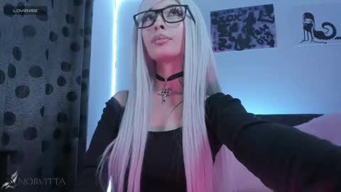 Snapshot of satanbabee_ chatting on November 18, 2:06 am im expecting 300 thumbs up on my altar online show from November 18, 2:06 am