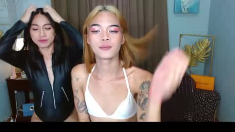 Snapshot of satiable_sashax chatting on December 1, 4:29 pm Sasha online show from December 1, 4:29 pm