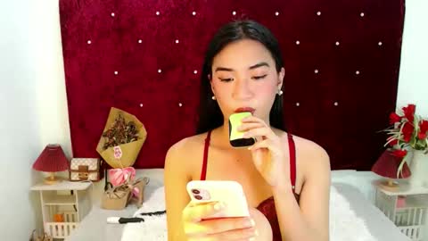 Snapshot of satiable_sashax chatting on October 5, 12:14 pm Sasha online show from October 5, 12:14 pm