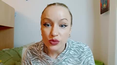 Satinqueen90 online show from December 15, 11:25 am