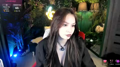   online show from June 2, 3:25 pm