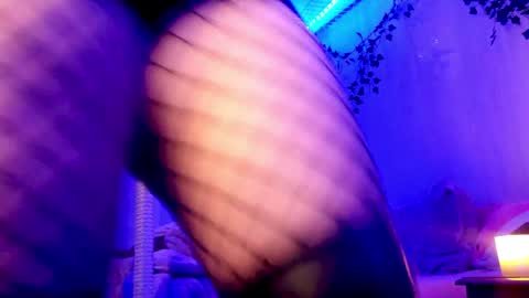 Gina George online show from December 10, 12:28 am