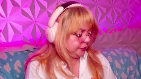 Gina George online show from October 15, 1:50 am