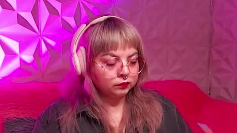 Gina George online show from November 27, 11:51 pm