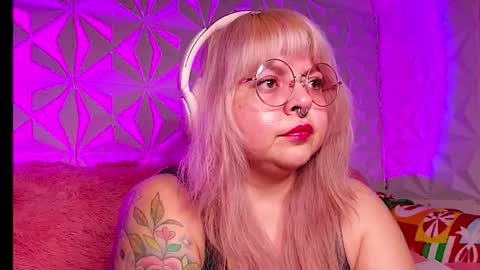 Gina George online show from February 4, 1:00 am