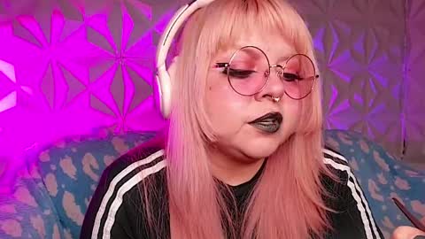 Gina George online show from April 28, 12:53 am