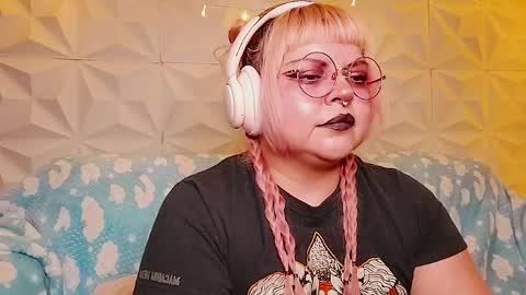 Gina George online show from May 15, 11:12 pm