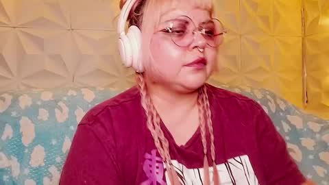 Gina George online show from May 16, 12:40 am