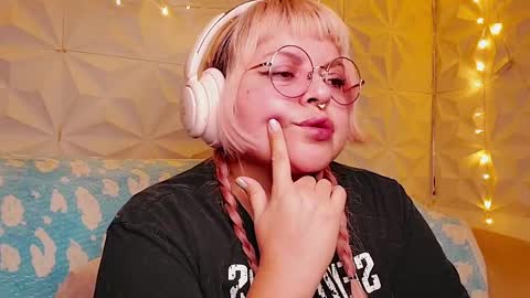 Gina George online show from May 20, 1:34 am