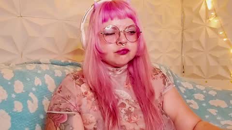 Gina George online show from May 24, 2:49 am