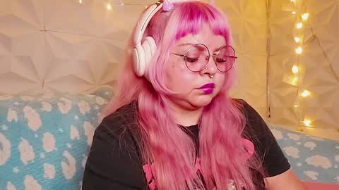 Gina George online show from May 24, 10:26 pm