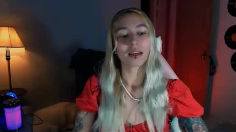 Snapshot of saucy_jenn1 chatting on December 29, 9:52 pm I AM JENN  online show from December 29, 9:52 pm