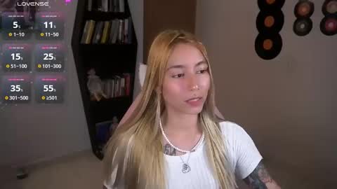 Snapshot of saucy_jenn1 chatting on September 18, 3:08 am I AM JENN  online show from September 18, 3:08 am