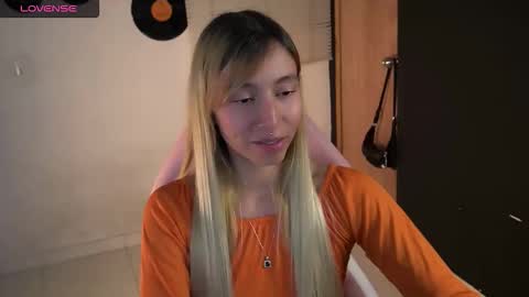 Snapshot of saucy_jenn1 chatting on June 7, 2:16 am I AM JENN online show from June 7, 2:16 am