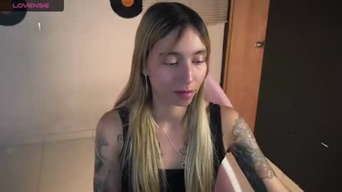 Snapshot of saucy_jenn1 chatting on June 13, 4:10 am I AM JENN online show from June 13, 4:10 am
