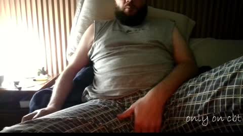 Snapshot of saucybonjo chatting on December 10, 1:43 am Ben online show from December 10, 1:43 am