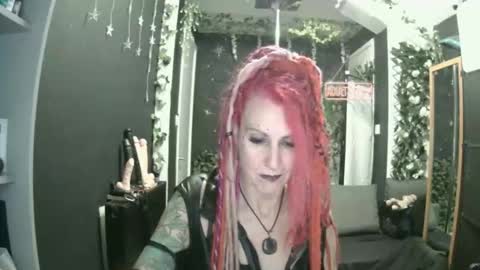 Snapshot of saucysky chatting on January 18, 9:07 pm SaucySky online show from January 18, 9:07 pm