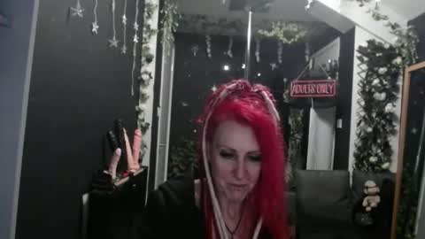 Snapshot of saucysky chatting on February 19, 11:23 pm SaucySky online show from February 19, 11:23 pm