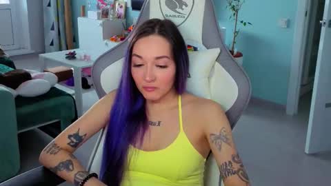 Ariel online show from April 8, 2:55 am