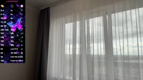 savagesigh online show from April 24, 1:02 pm
