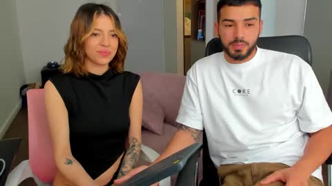 savagesweethearts online show from March 8, 7:09 pm