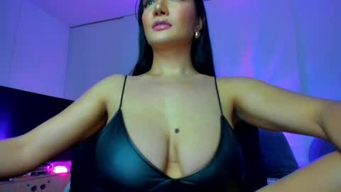 savanna13 online show from April 7, 6:36 am