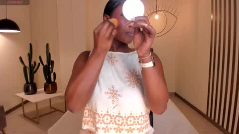 S a v a n n a h  online show from November 16, 1:17 pm