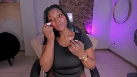 S a v a n n a h  online show from November 30, 11:47 am