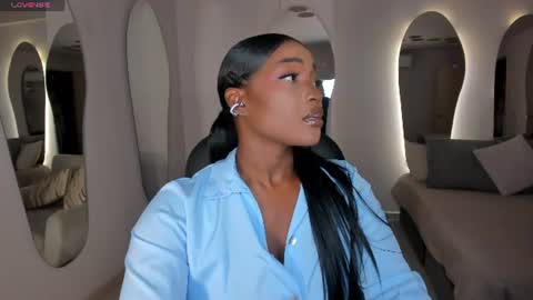 Snapshot of savannahstorm_ chatting on June 10, 12:37 pm S a v a n n a h online show from June 10, 12:37 pm