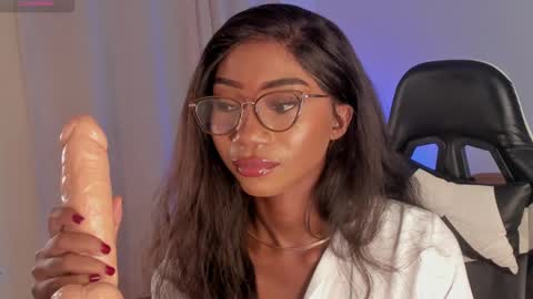 Snapshot of savannahwildee chatting on February 9, 12:06 am Savannahwildee online show from February 9, 12:06 am