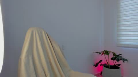 Savannahwildee online show from June 26, 2:21 pm