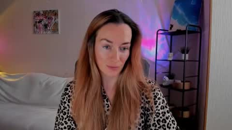 save the qween online show from November 27, 7:43 am