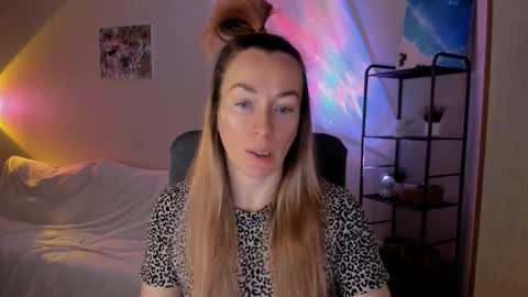 save the qween online show from December 15, 5:55 am