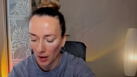 save the qween online show from February 23, 6:22 am