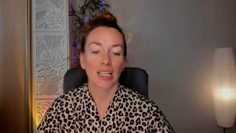 Snapshot of save_the_qween chatting on June 30, 10:05 am save the qween online show from June 30, 10:05 am