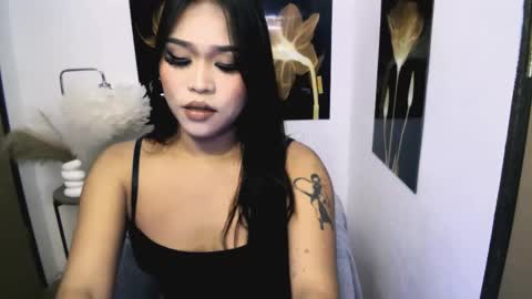 Snapshot of savina_sucker chatting on May 18, 10:32 am savina_sucker online show from May 18, 10:32 am