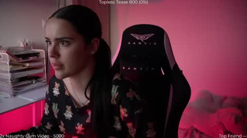 Naomi online show from April 15, 5:42 pm