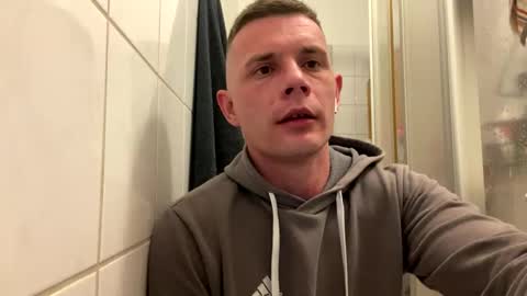 Snapshot of sawa08051989 chatting on April 12, 1:54 am chamomile online show from April 12, 1:54 am