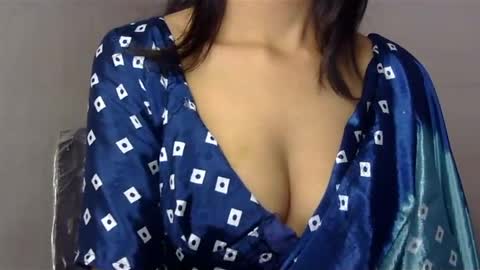 Snapshot of saxee_love chatting on December 23, 5:11 pm saxee online show from December 23, 5:11 pm