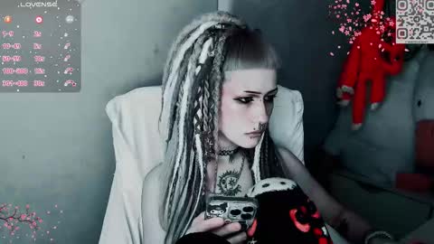 Snapshot of say_mary chatting on November 28, 11:46 am pronoun she. name Mary. age 21. online show from November 28, 11:46 am