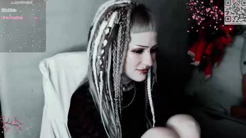 Snapshot of say_mary chatting on November 29, 1:36 pm pronoun she. name Mary. age 21. online show from November 29, 1:36 pm