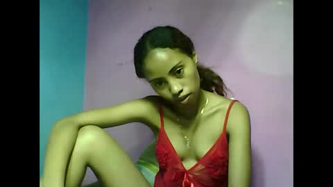 Snapshot of sayaah01 chatting on February 6, 7:50 pm sayaah01 online show from February 6, 7:50 pm