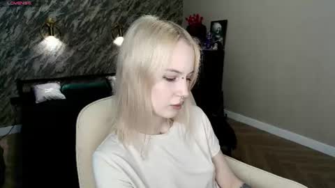 Snapshot of saykoblade chatting on June 21, 5:10 am Anges online show from June 21, 5:10 am