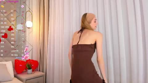 Snapshot of sayl0r_moon chatting on February 19, 12:57 am Kira GMT 7 Mon Thu-Sun 0800am-0200pm online show from February 19, 12:57 am