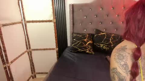 Snapshot of scarbadgirl_ chatting on June 26, 4:28 am scarbadgirl_ online show from June 26, 4:28 am