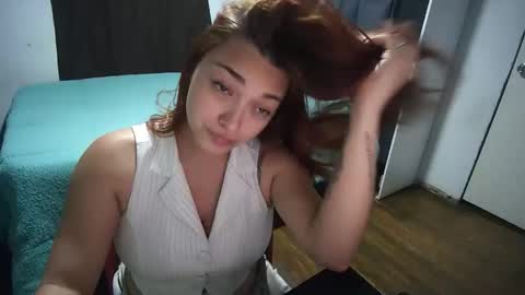 Snapshot of scarett_23 chatting on November 10, 8:41 pm scarett_23 online show from November 10, 8:41 pm