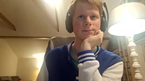 Snapshot of scarjoris chatting on November 12, 7:57 pm Scarjoris online show from November 12, 7:57 pm