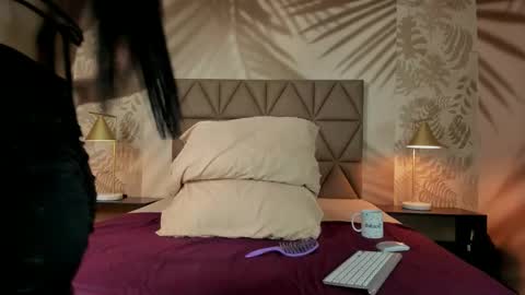 Snapshot of scarleett22 chatting on February 5, 8:35 pm Scarleet online show from February 5, 8:35 pm