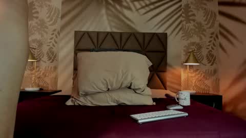 Snapshot of scarleett22 chatting on February 10, 9:52 pm Scarleet online show from February 10, 9:52 pm